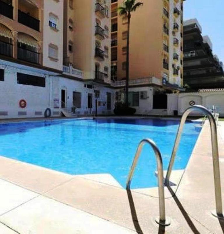 Apartamento Lindamar Фуeнхирола Екстериор снимка